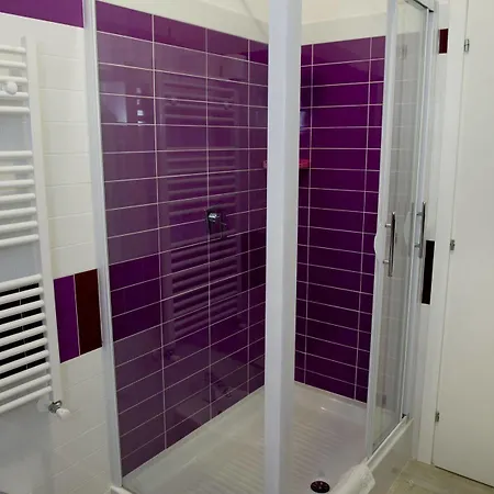 Suite Room Fiumicino בית הארחה