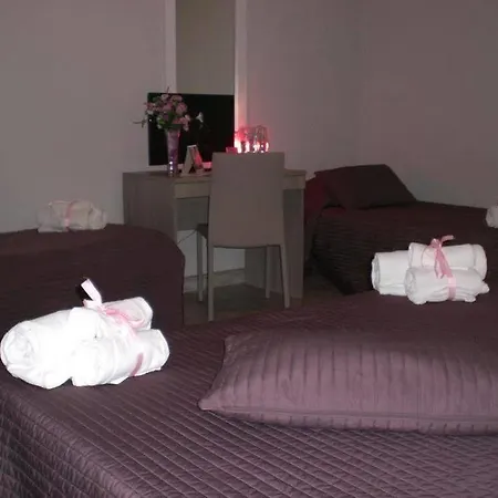 Suite Room Fiumicino בית הארחה