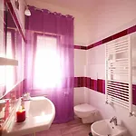 Orchidea House Two Πανσιόν Φιουμιτσίνο