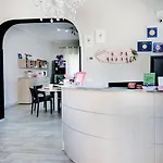 Πανσιόν Orchidea House Two 4*